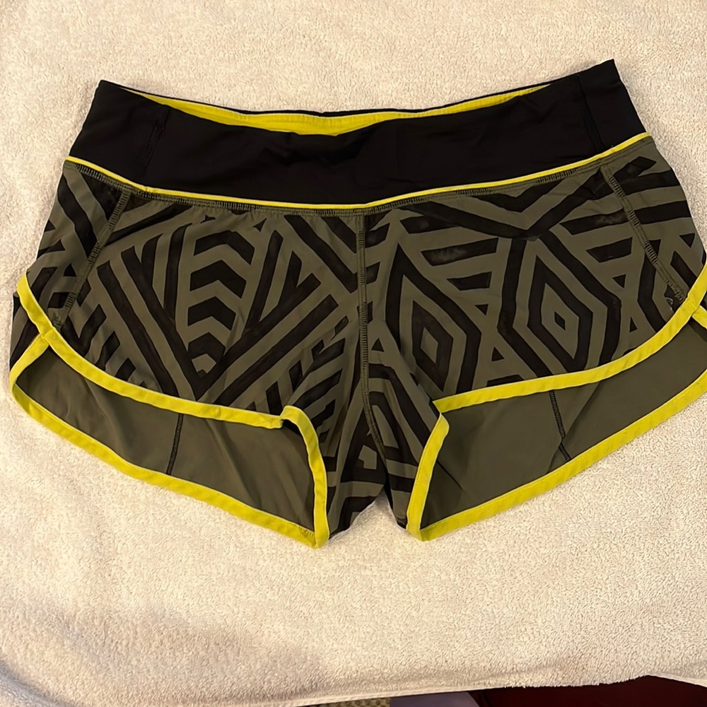 Speed up shorts Sz 8